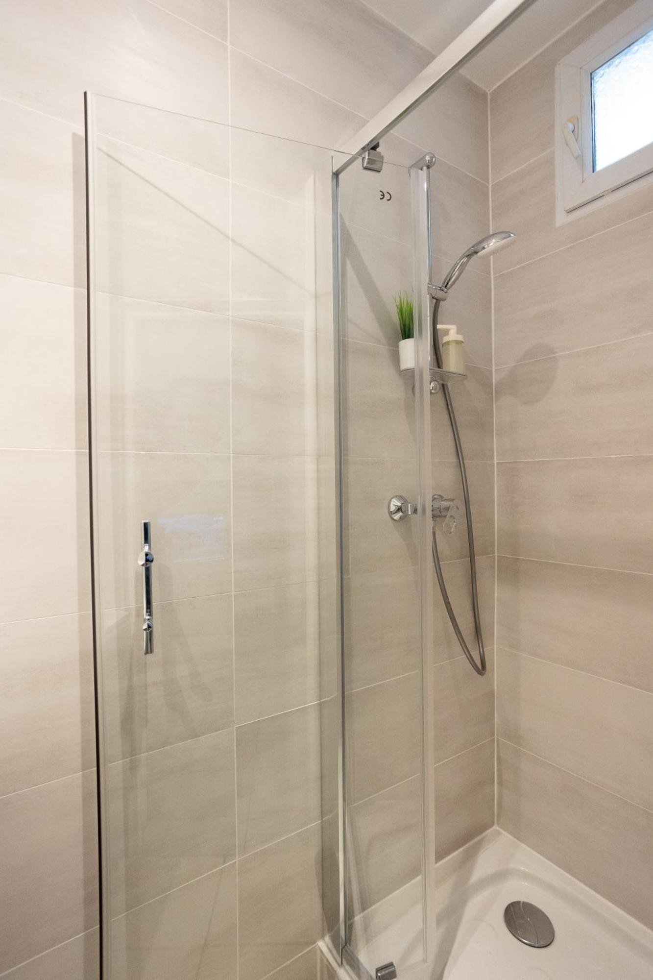 Appartamento En Plein Coeur De Deuxieme Arrondissement Quartier Montergueil Chatelet